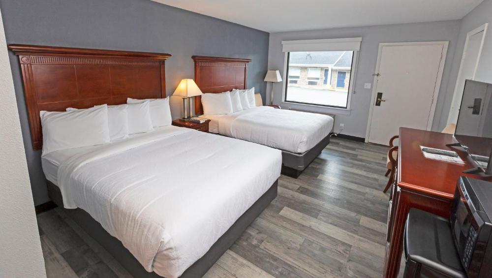 Double Room with Two Double Beds - Non-Smoking interior